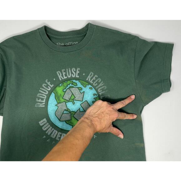 Dunder Mifflin Reduce, Reuse, Recycle Men's Tshirt size M PreOwned w/some fading - Picture 5 of 7